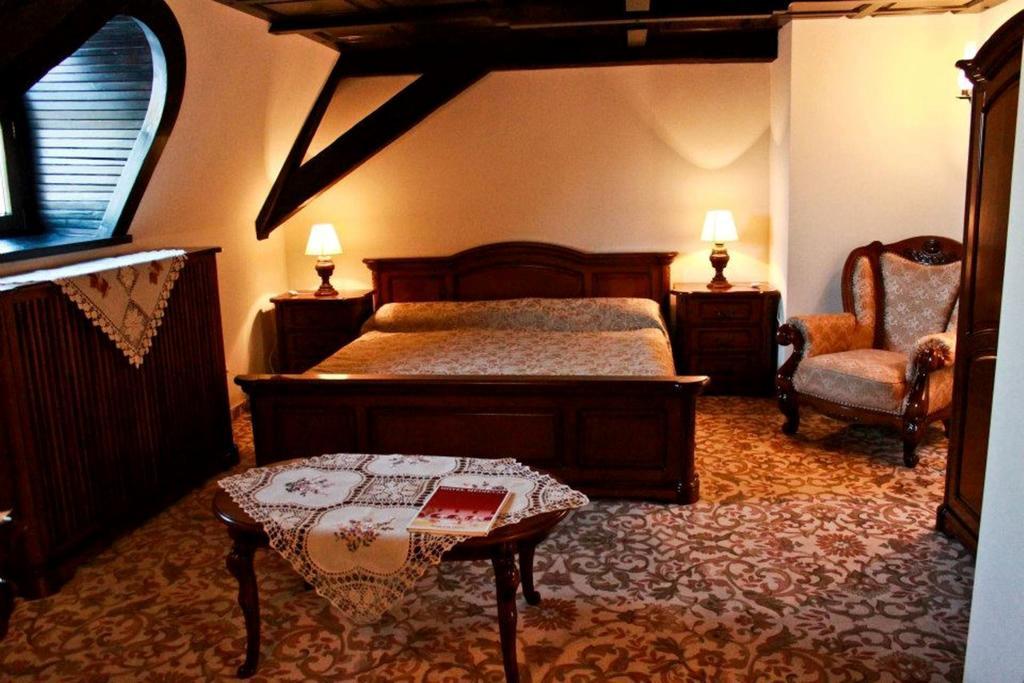 Hotel Medieval Alba Iulia Kamer foto