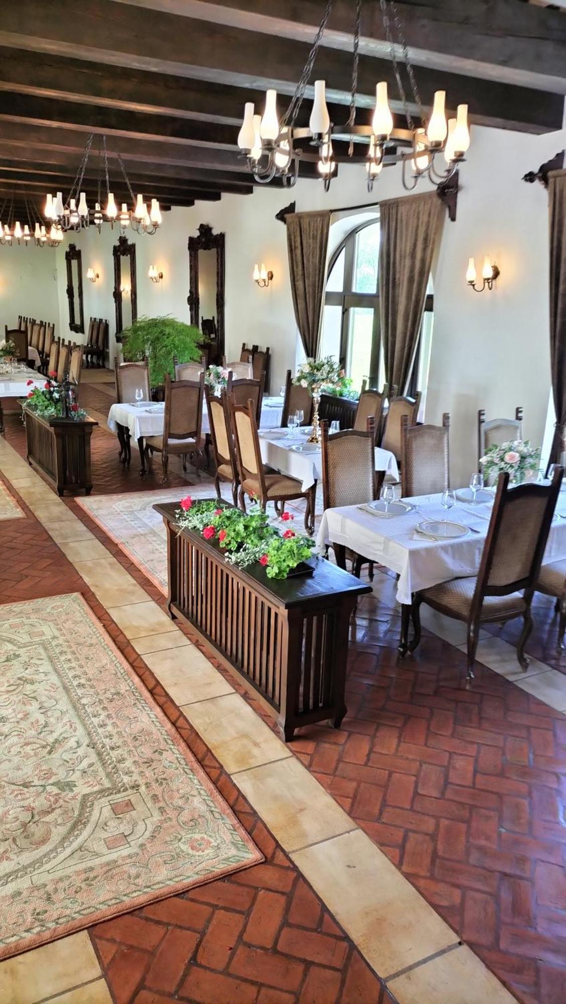 Hotel Medieval Alba Iulia Buitenkant foto