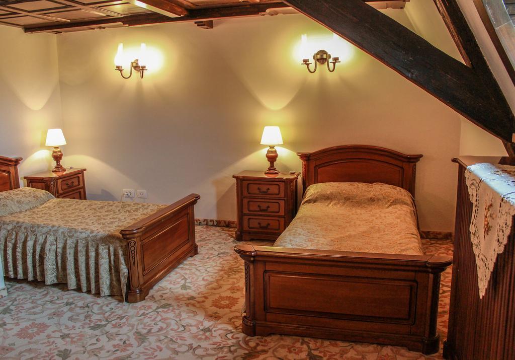 Hotel Medieval Alba Iulia Kamer foto