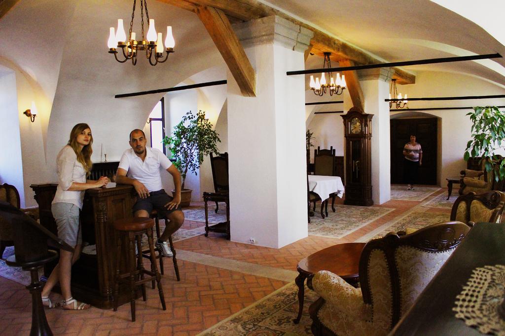 Hotel Medieval Alba Iulia Buitenkant foto