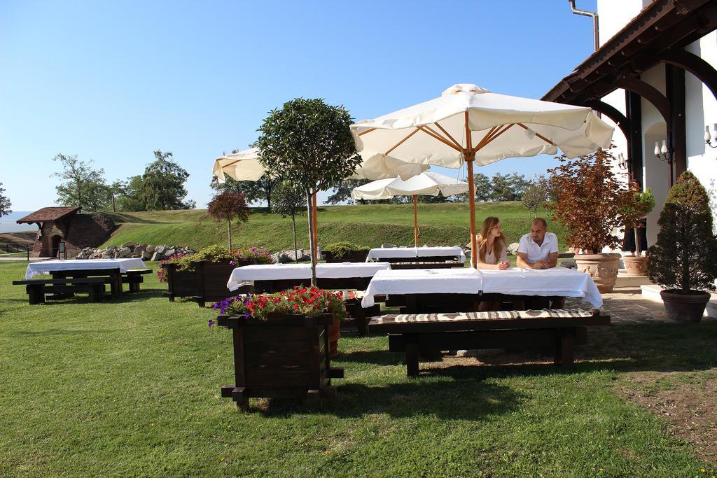 Hotel Medieval Alba Iulia Buitenkant foto