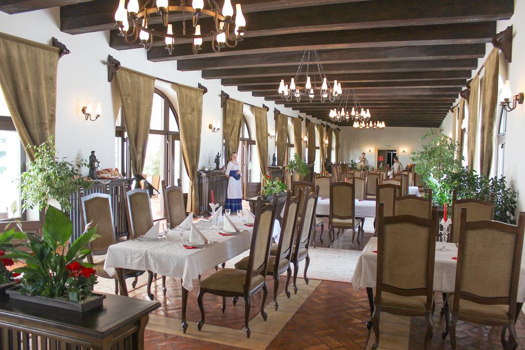 Hotel Medieval Alba Iulia Buitenkant foto