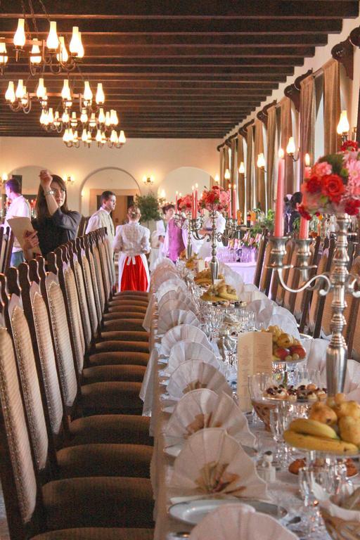 Hotel Medieval Alba Iulia Buitenkant foto