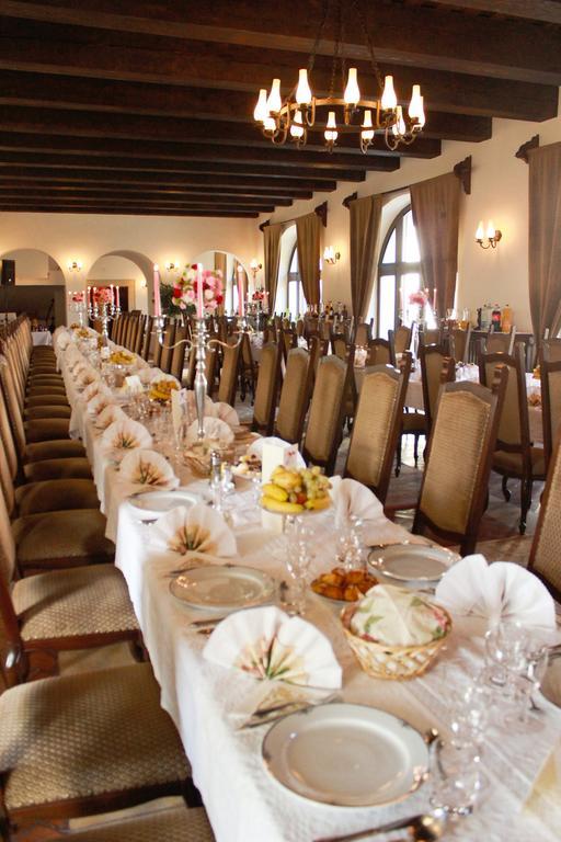 Hotel Medieval Alba Iulia Buitenkant foto